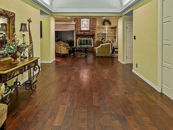 3rd image of 6010 Torrey Pines Dr