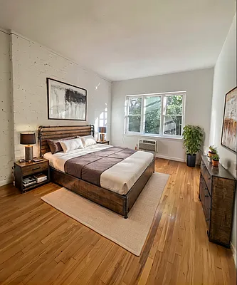 Rented by CitySites Real Estate Group | media 6