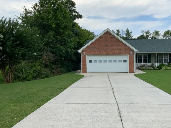 105 Flagstone Dr, Rossville, GA 30741