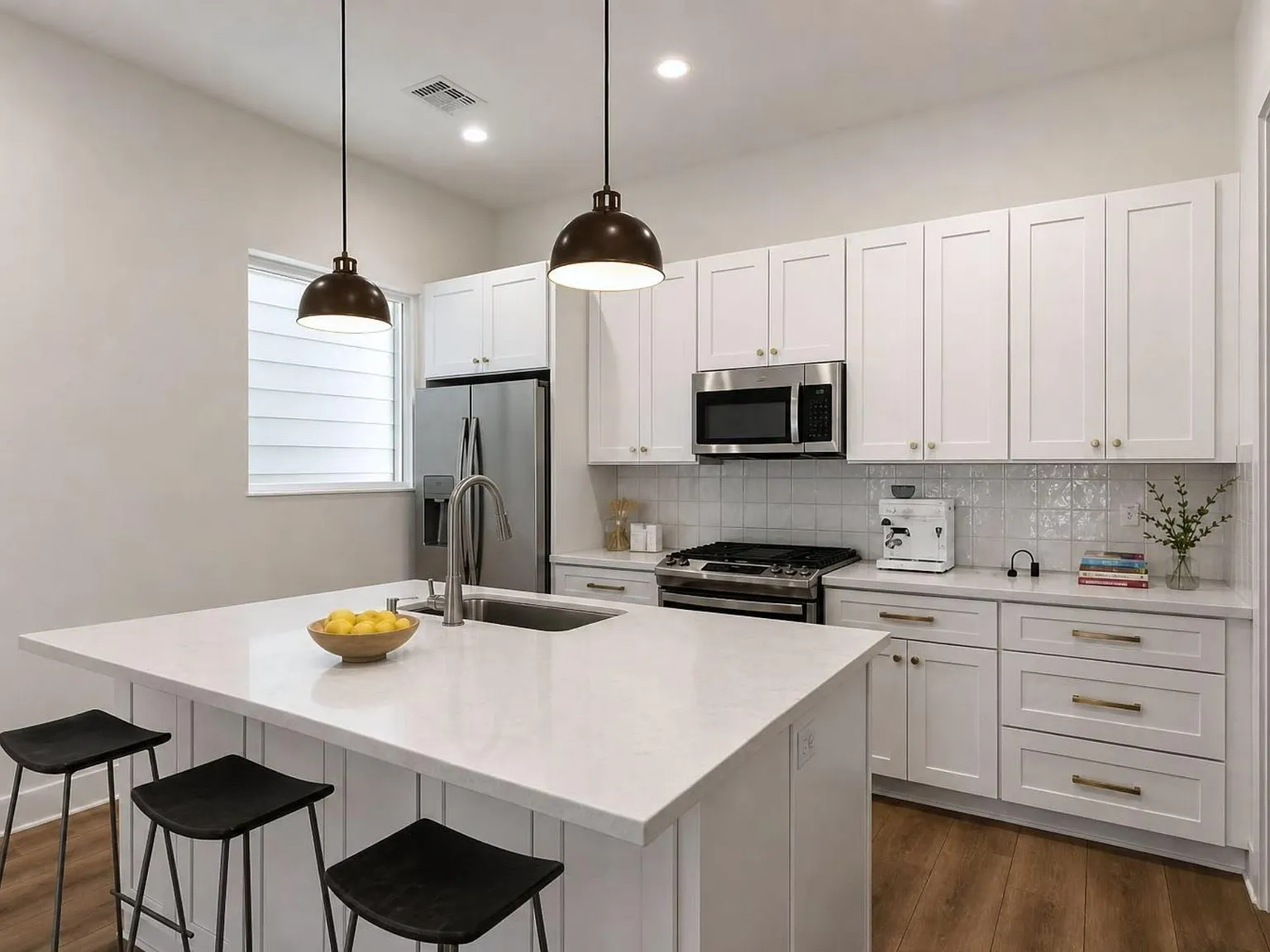 3 bed, 3.5 bath, 1807 sqft, $2,995 — Photo 3