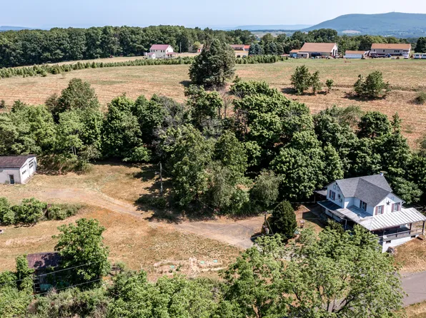 40 Madison Dr, Catawissa, PA 17820