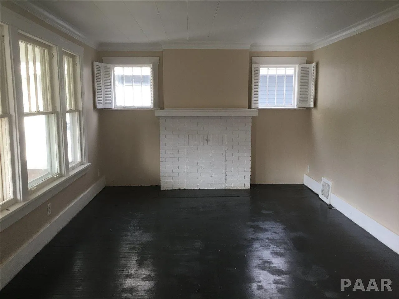 517 E Arcadia Ave photo 1