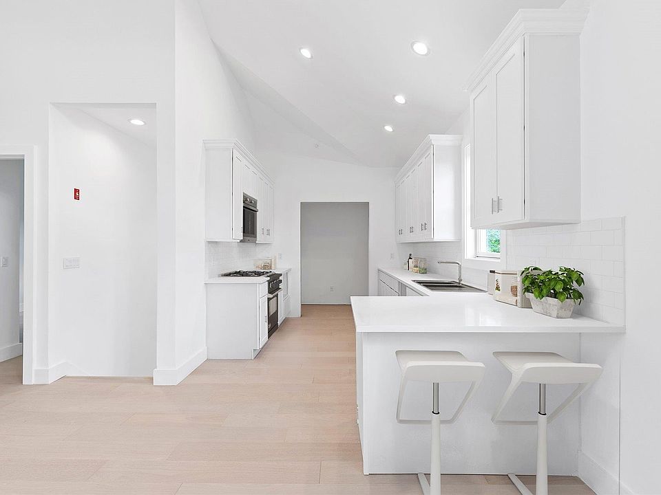 1st image of 21 Montauk Hwy #2