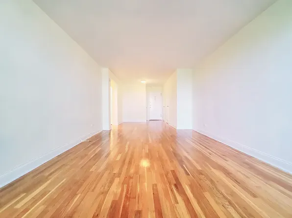 60 Turner Place image 2 of 12