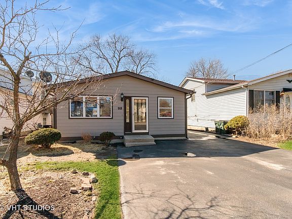 3rd image of 918 Bayview Dr