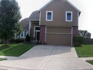 5209 NE Holiday Dr, Lees Summit, MO, 64064