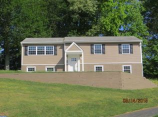 1745 Hillcrest Ln, Aston, PA 19014