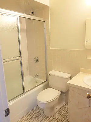 Rented by Voro, LLC | media 6