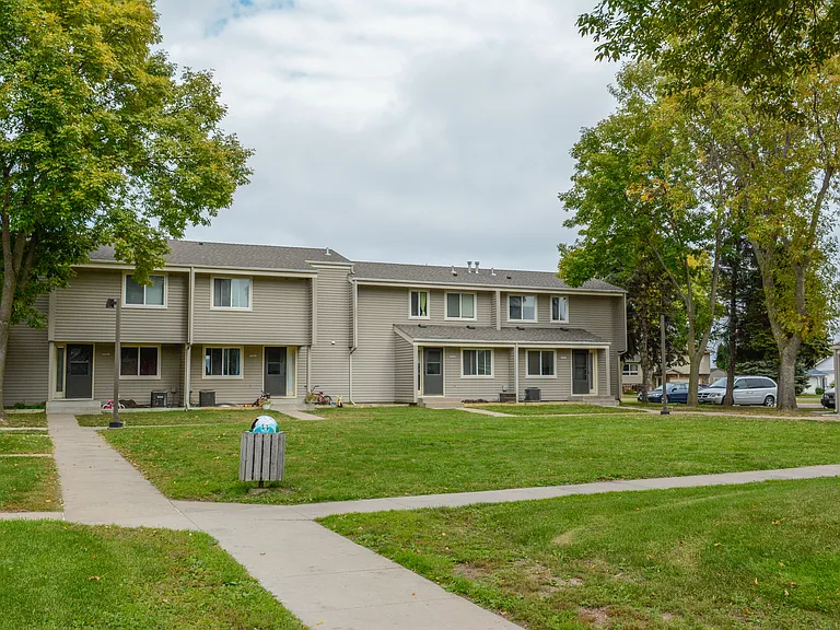 Lake City Apartments — Photo 9