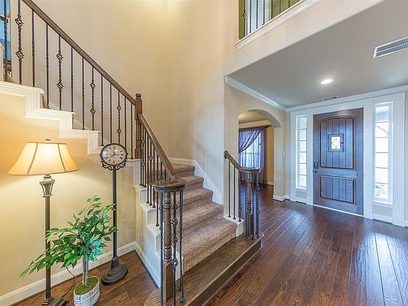 4th image of 1012 Lake Mist Ln