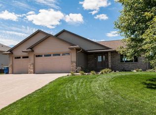 409 Crestview Ct, Goodhue, MN 55027