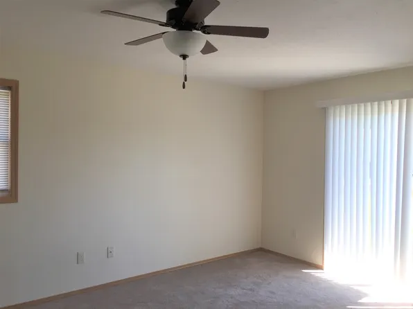 103 Kennebeck Ct APT 5, Normal, IL 61761
