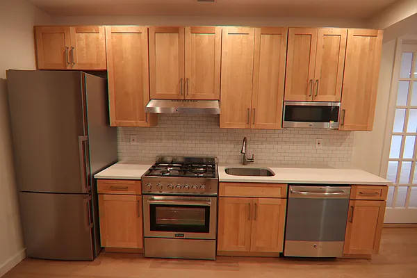 Rented by PMG Real Estate  | media 27