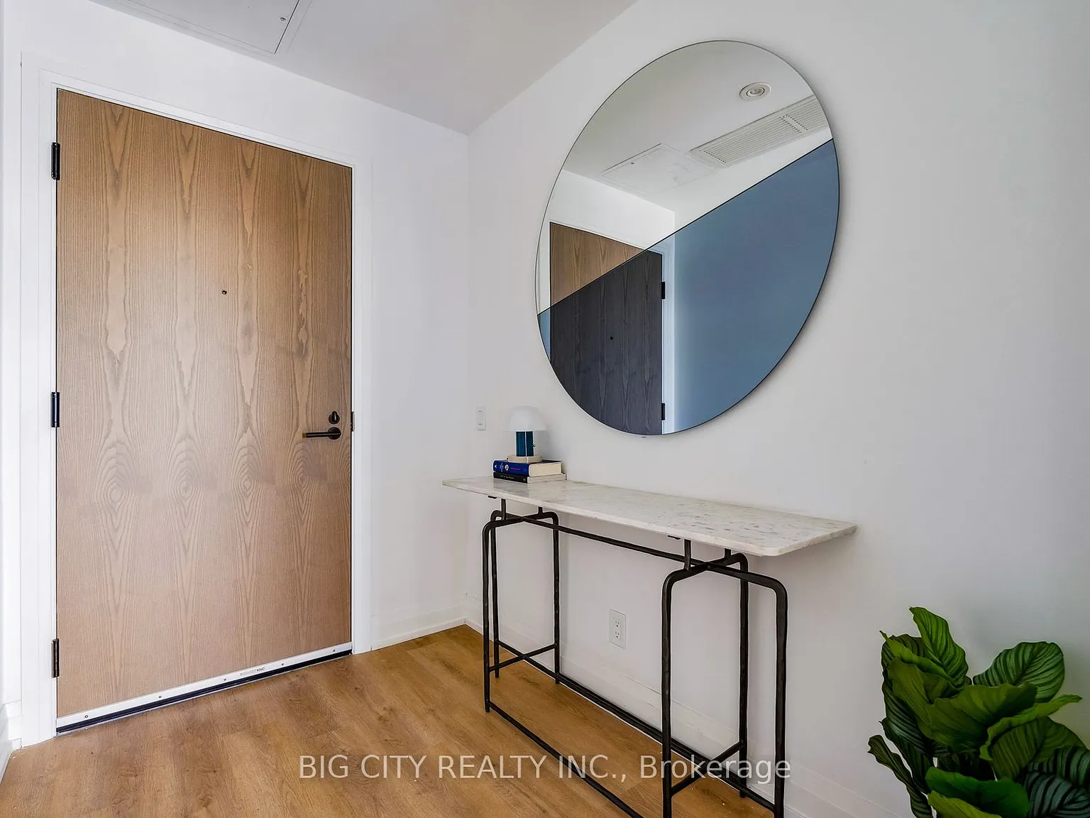 2 bed, $2,600 — Photo 2