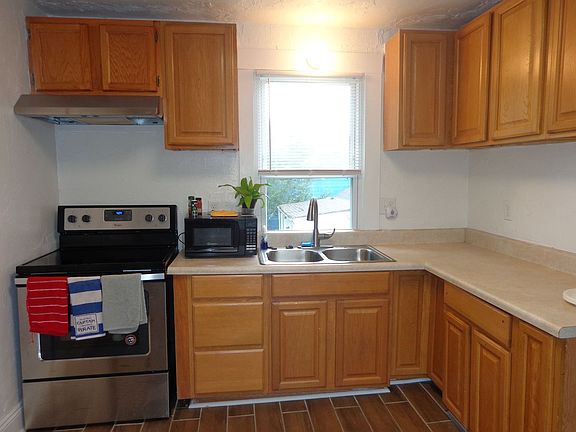 4th image of 2318 Lansing Ave #B