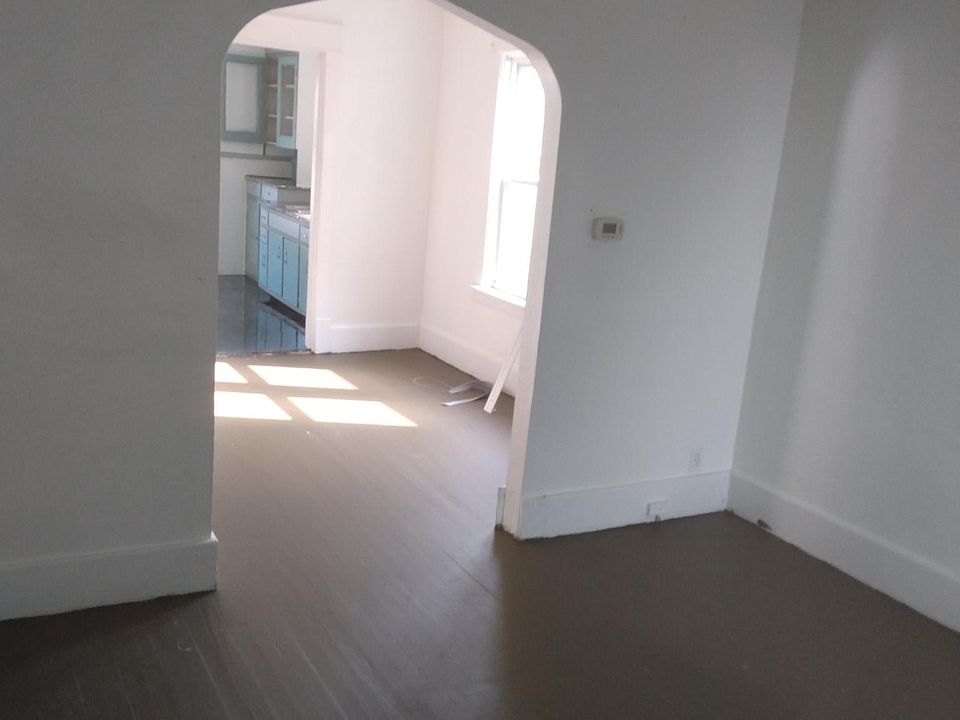 2nd image of 2758 Falls St #1