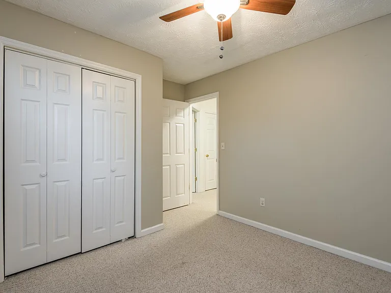 1560 Pheasants Glen Dr — Photo 67