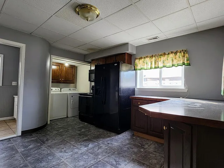 171 Robertson St #1 — Photo 6