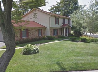 300 Strawbridge Dr, Chesterfield, MO 63017