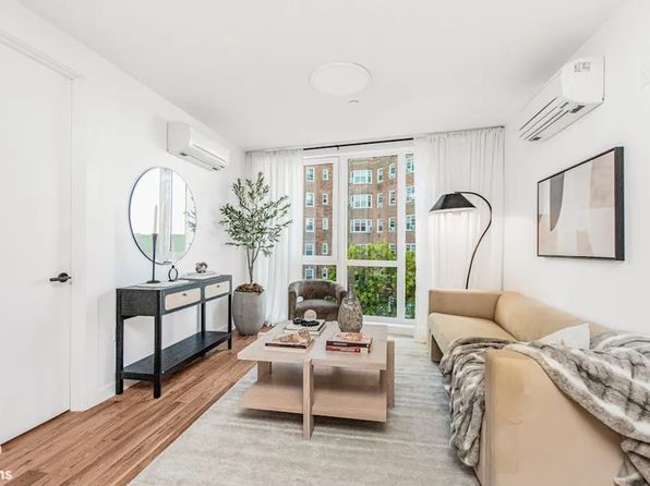 205 Cabrini Blvd #4A
