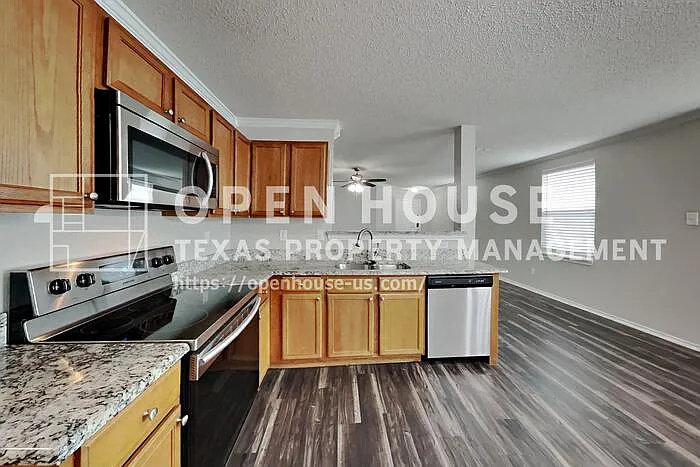 733 Tuscany Trl — Photo 5