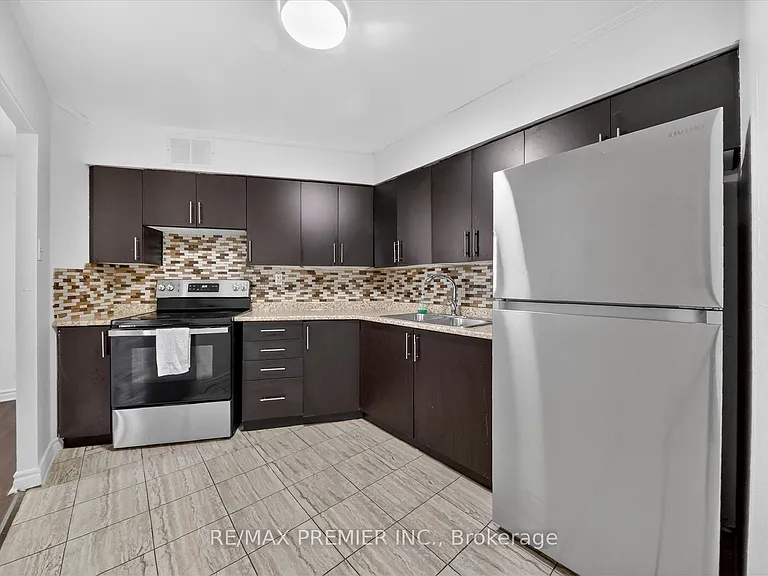 3555 Derry Rd E #712 — Photo 1