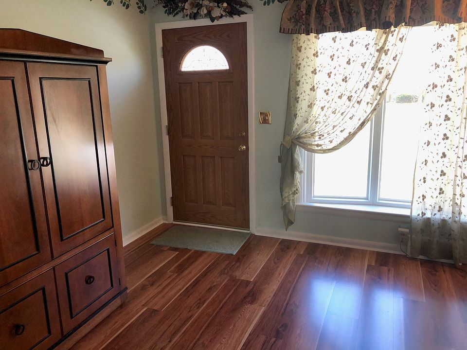 2nd image of 3506 Wexford Dr