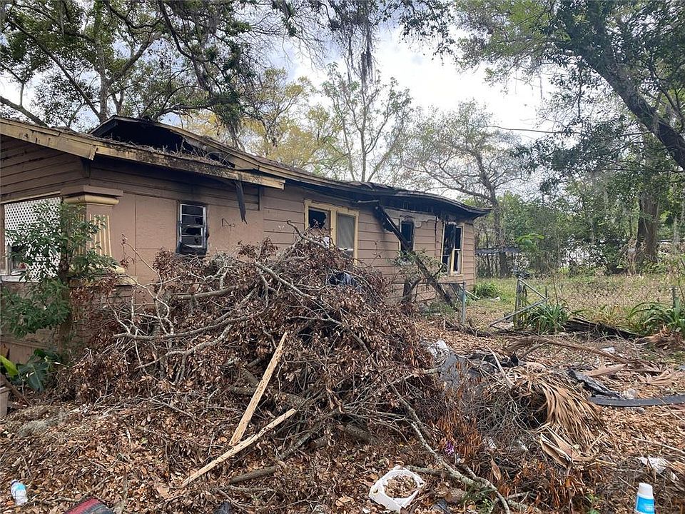2nd image of 9506 N Brooks St