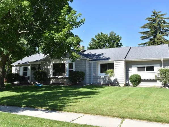 1041 7th AVENUE, Grafton, WI 53024