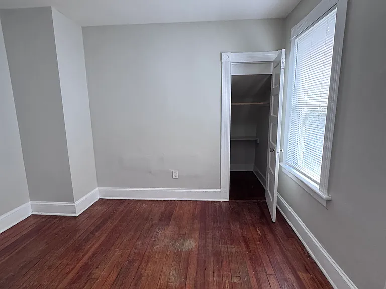115 Smith St — Photo 16