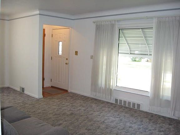 4th image of 13921 Maple Leaf Dr