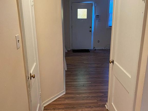 3rd image of 1012 Ash Rd
