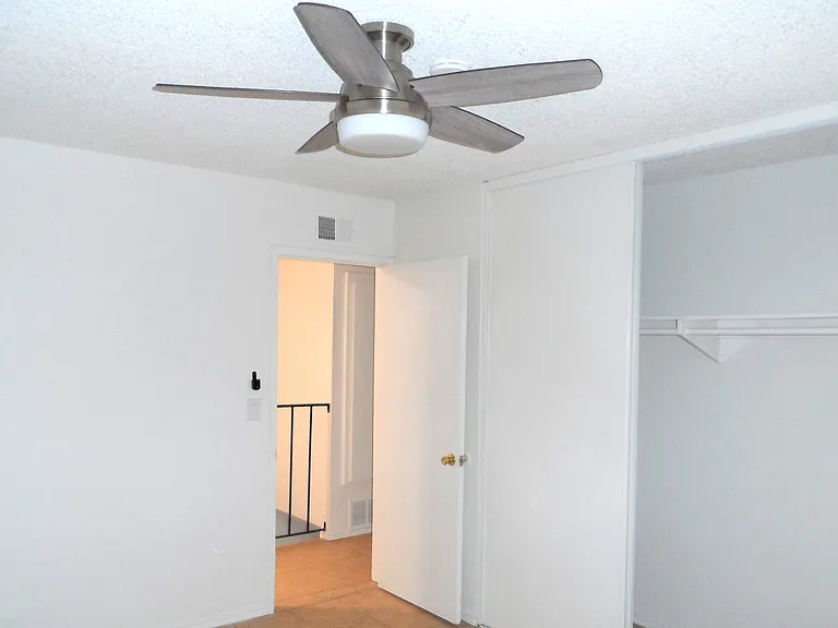6633 Stonepine Ln — Photo 10