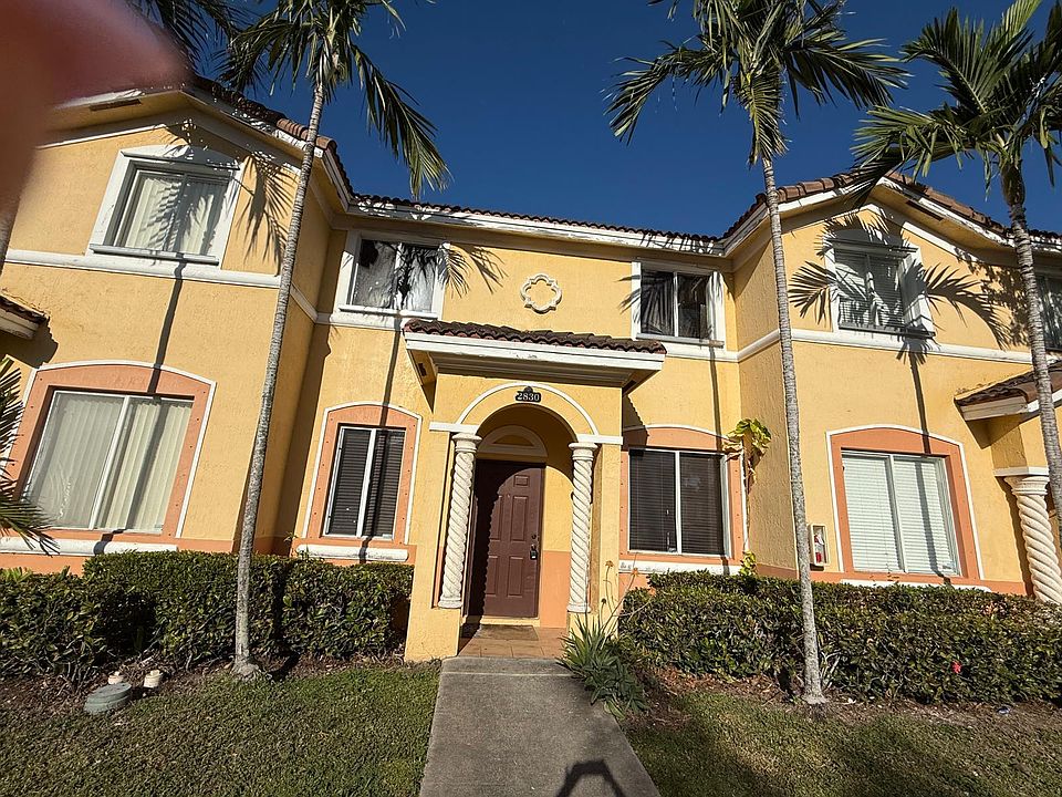 1st image of 2830 SE 16th Ave #113