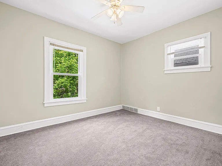 1600 Victoria Ave #UP — Photo 17