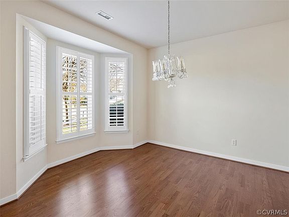 4th image of 10221 Urbanna Ct