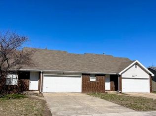 2945/2947 W Village Ln, Springfield, MO 65807
