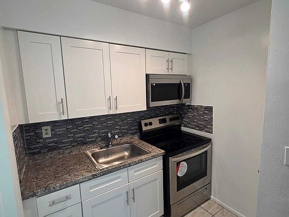 5th image of 7211 Venetian St #11381096