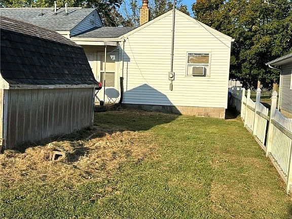 4th image of 302 N Plum St