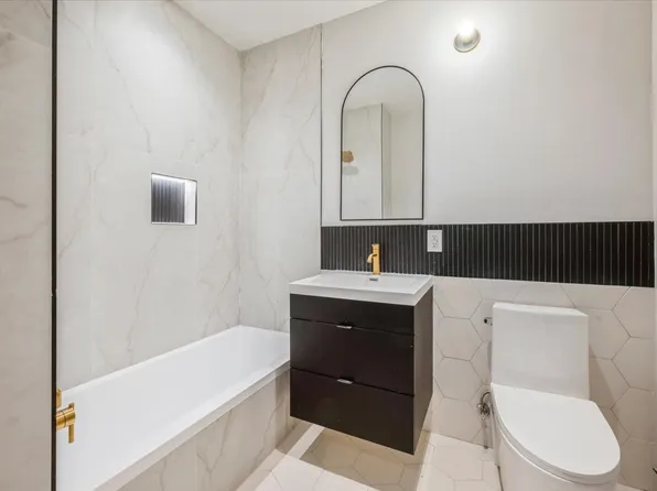 1890 Pelham Parkway South image 3 of 18