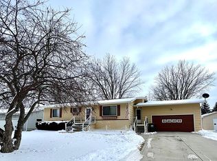 906 5th St, Sloan, IA 51055