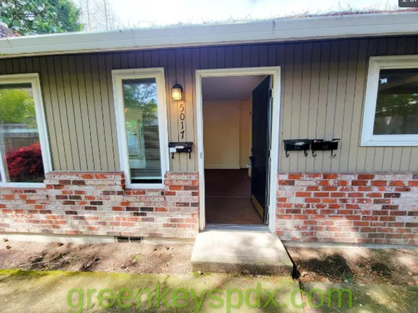 5017 SE Clay St, Portland, OR 97215