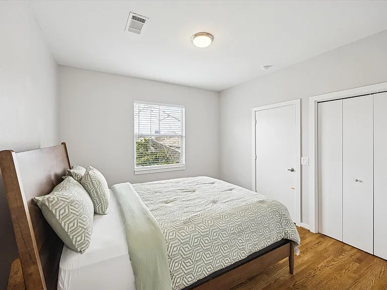 2404 Fairview Ave #C — Photo 18