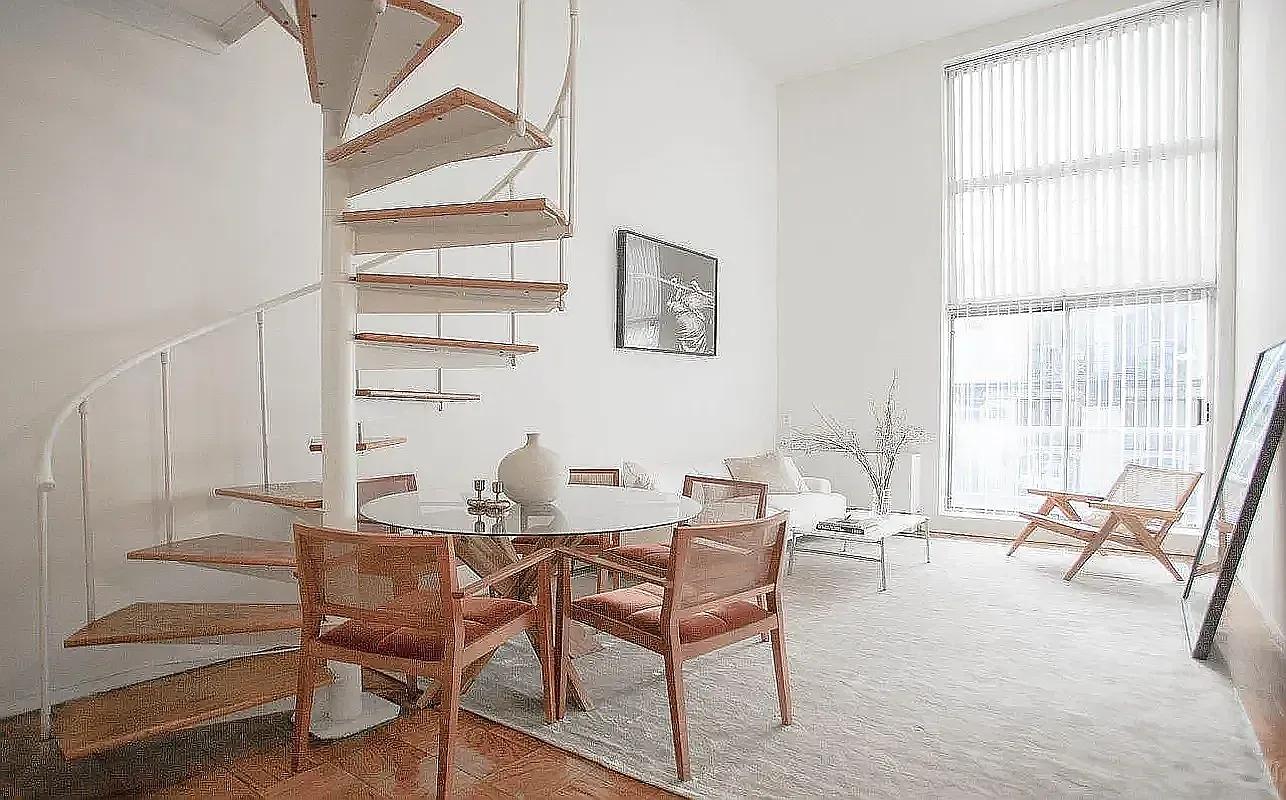 220 East 24th Street — Photo 3