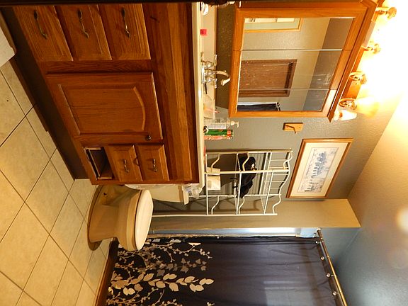 3rd image of 6031 S Pine St