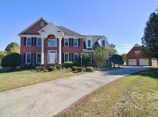 1059 Heather Glen Dr, Matthews, NC 28104