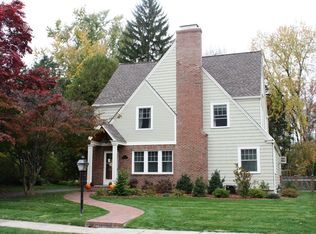 16 Eastview St, West Hartford, CT 06107