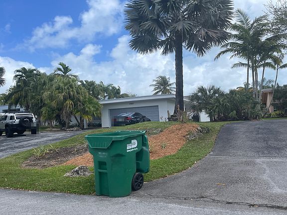 2nd image of 17621 SW 75th Ave