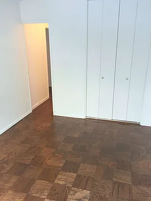 Rented by Carlyle Property Management | media 37