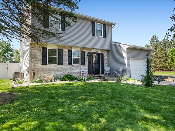 3rd image of 100 Brookston Dr